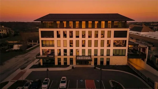 $1,790,000 | 4951 West 134th Street, Unit 204, Leawood, KS 66224