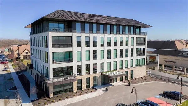 $1,790,000 | 4951 West 134th Street, Unit 204, Leawood, KS 66224