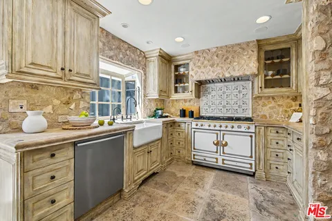 $1,625,000 | 2408 34th Street, Unit 4, Santa Monica, CA 90405