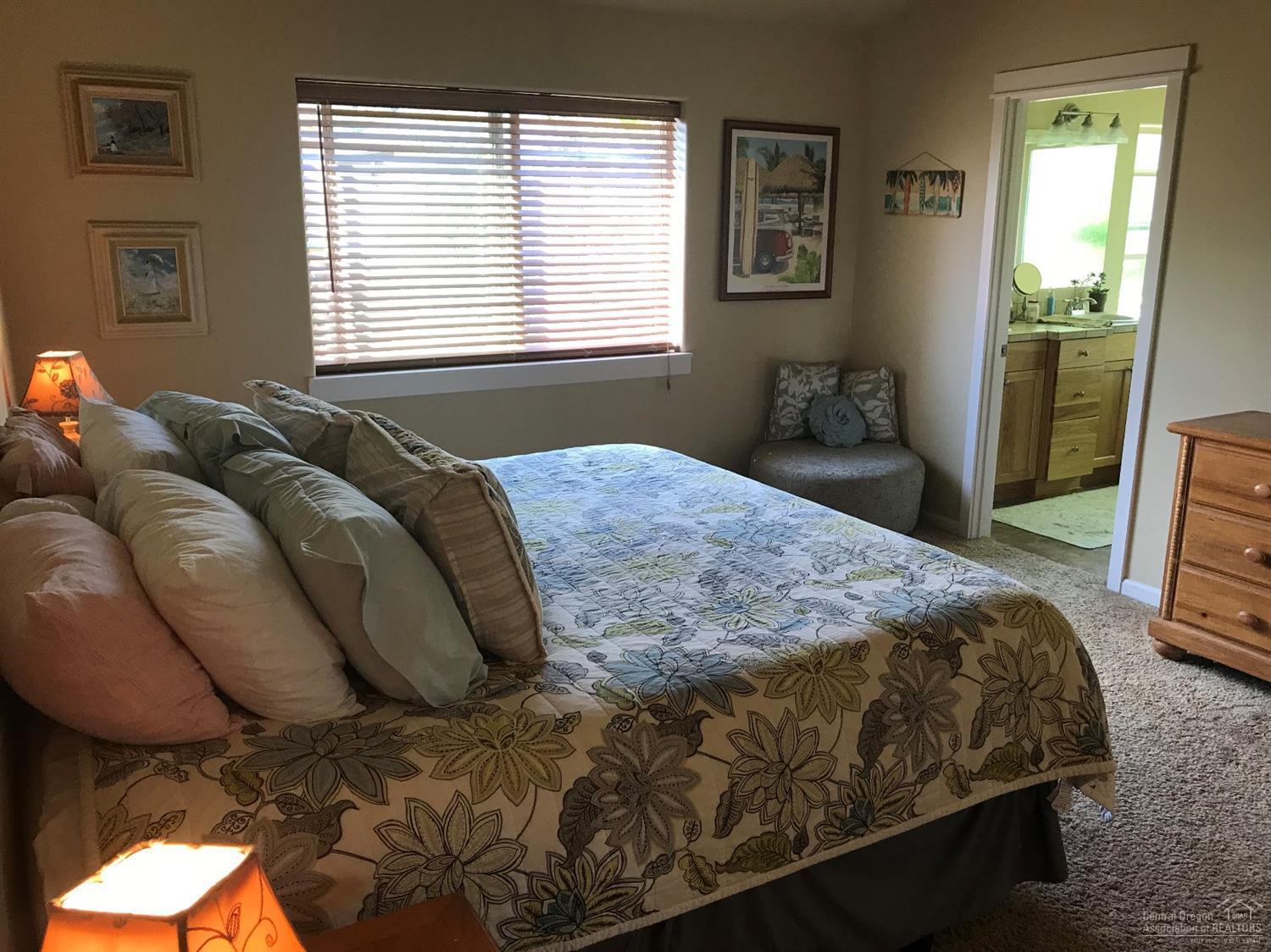 61241 Splendor Lane Bend, OR 97702 - Photo 10 of 25 Master Bedroom with full bath and walk-i