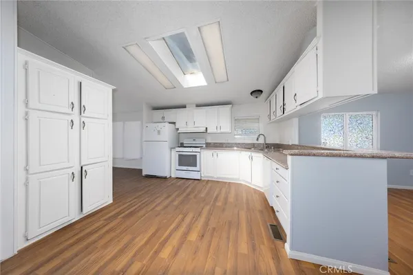 $339,900 | 16278 Wimbleton Drive, Victorville, CA 92395