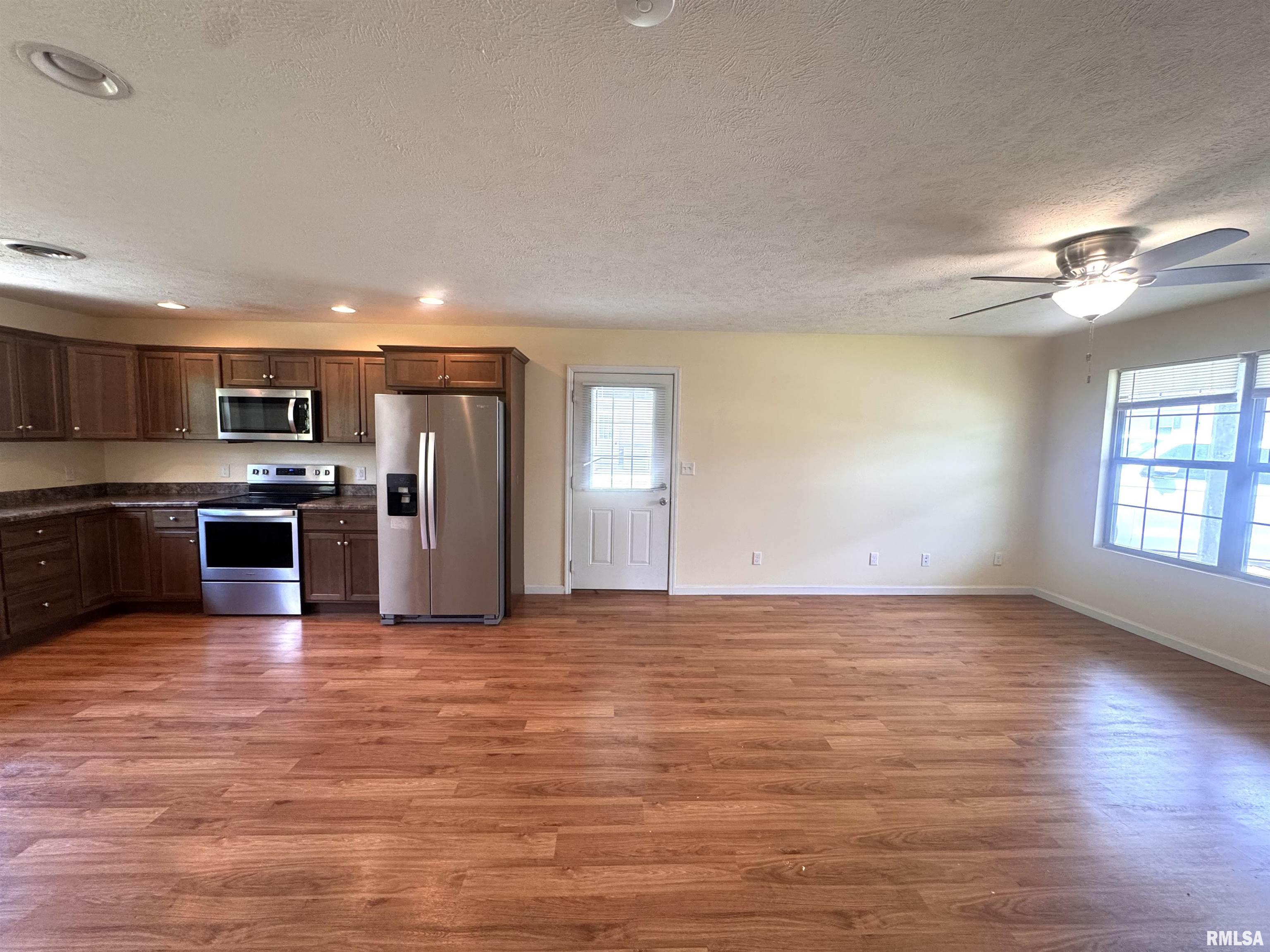 1815 Bridge Street Marion, IL 62959 - Photo 6 of 15