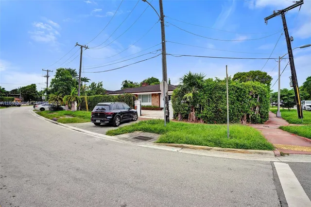 $17,500 | 3784 Sheridan Avenue, Miami Beach, FL 33140