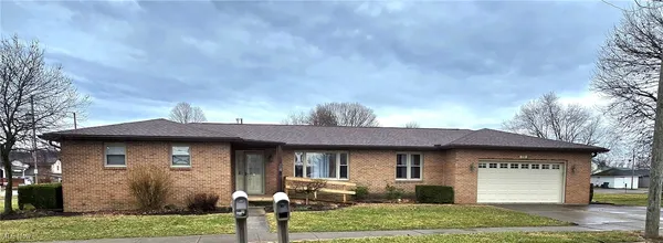 $2,400 | 79 West 2nd Street, Frazeysburg, OH 43822