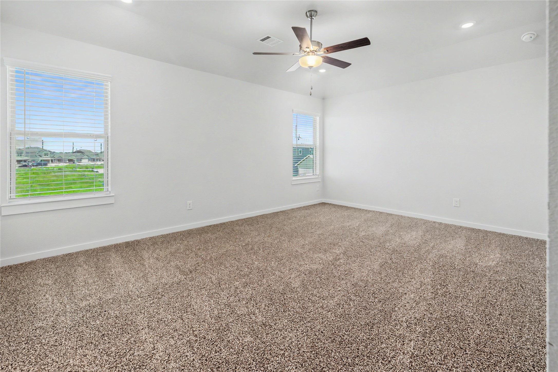6427 Bolinas Court Rosharon, TX 77583 - Photo 29 of 49 an empty room with a window