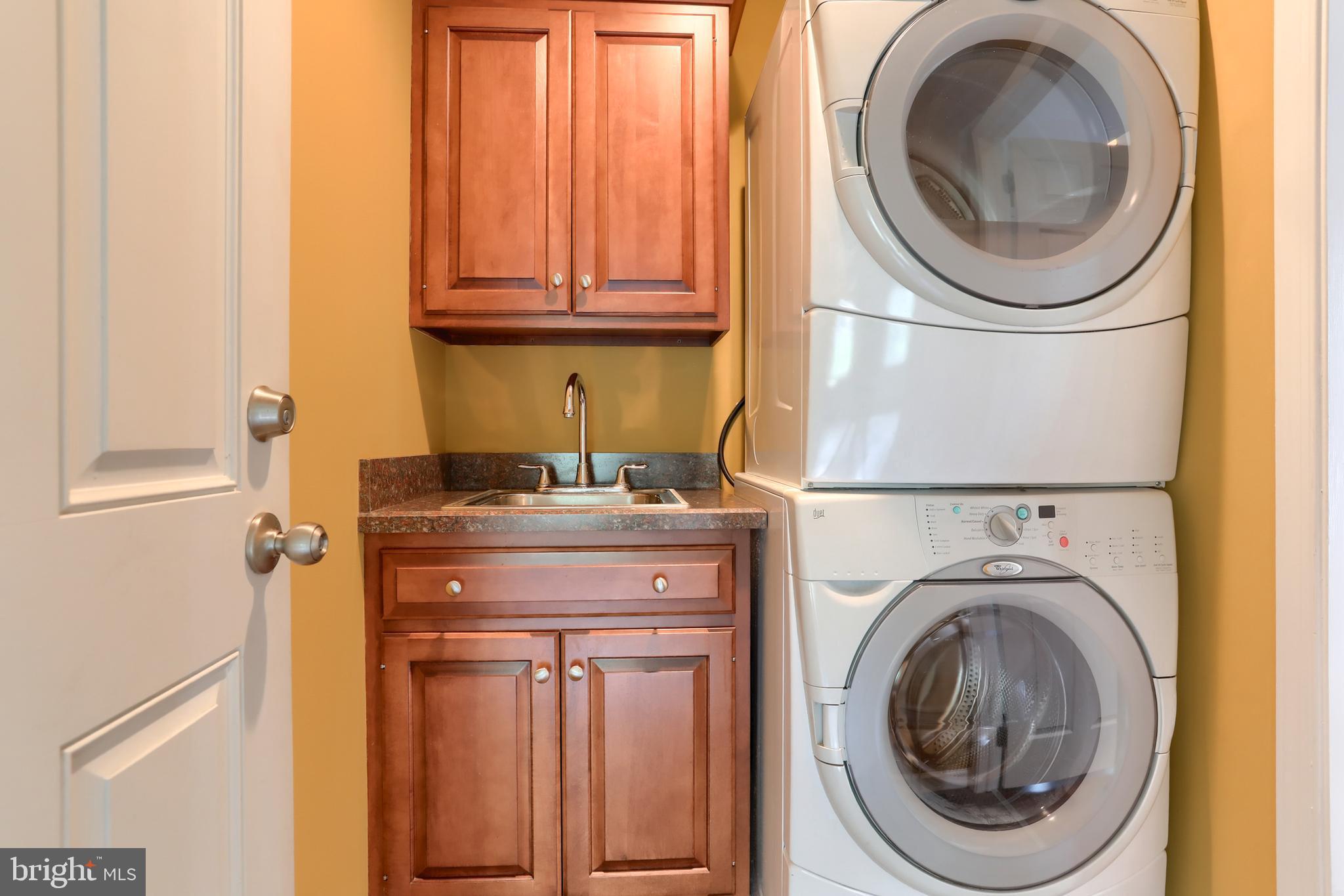 112 Crooked Hill Road Hummelstown, PA 17036 - Photo 21 of 51 a utility room with dryer and washer