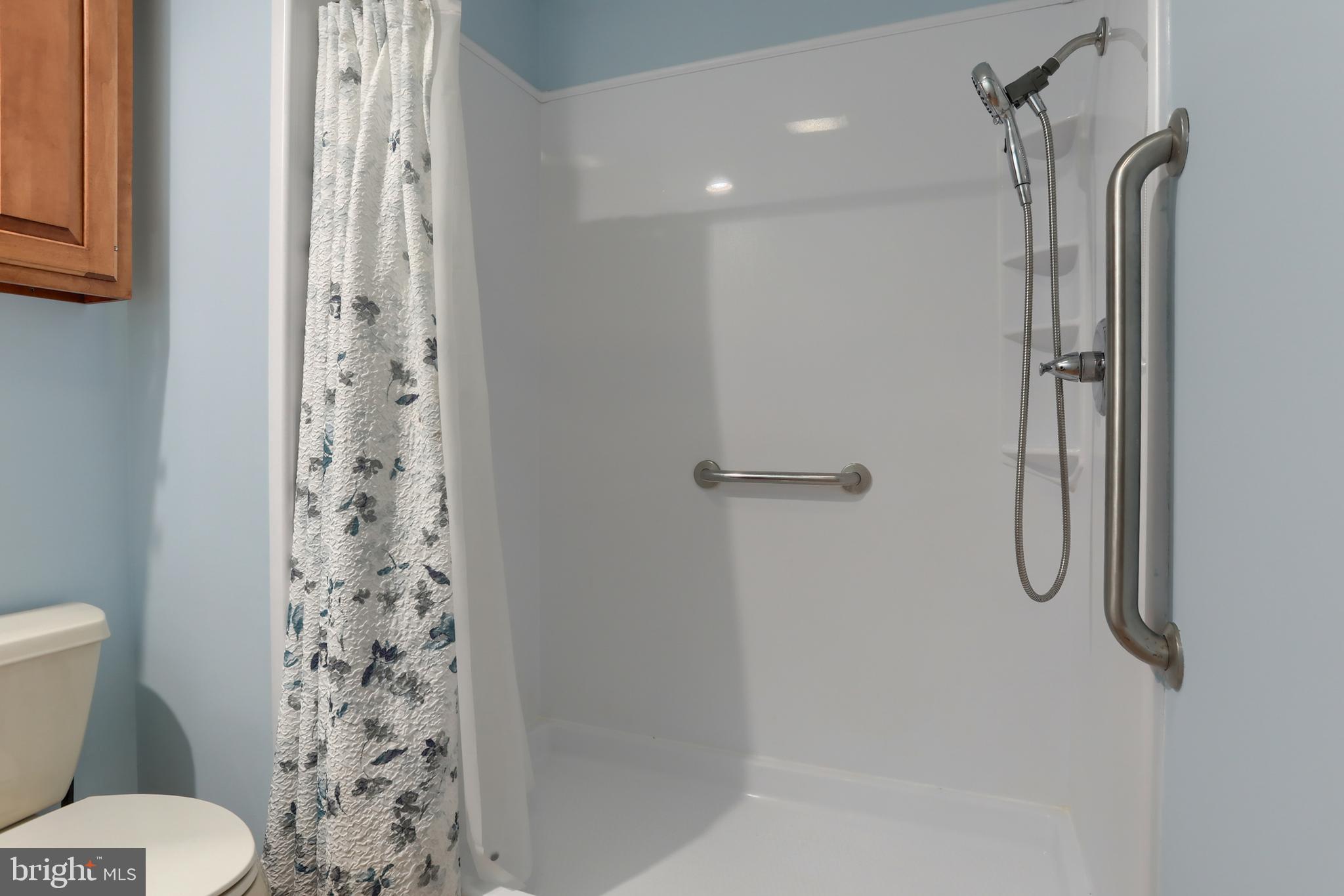 112 Crooked Hill Road Hummelstown, PA 17036 - Photo 26 of 51 a bathroom with a shower curtain