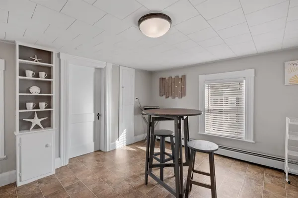$3,250 | 21 B Portsmouth Avenue, Exeter, NH 03833