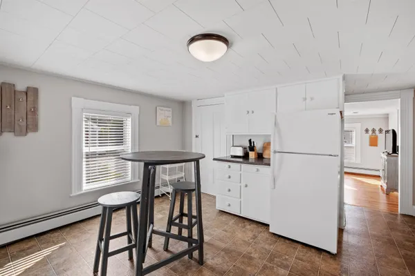 $3,250 | 21 B Portsmouth Avenue, Exeter, NH 03833