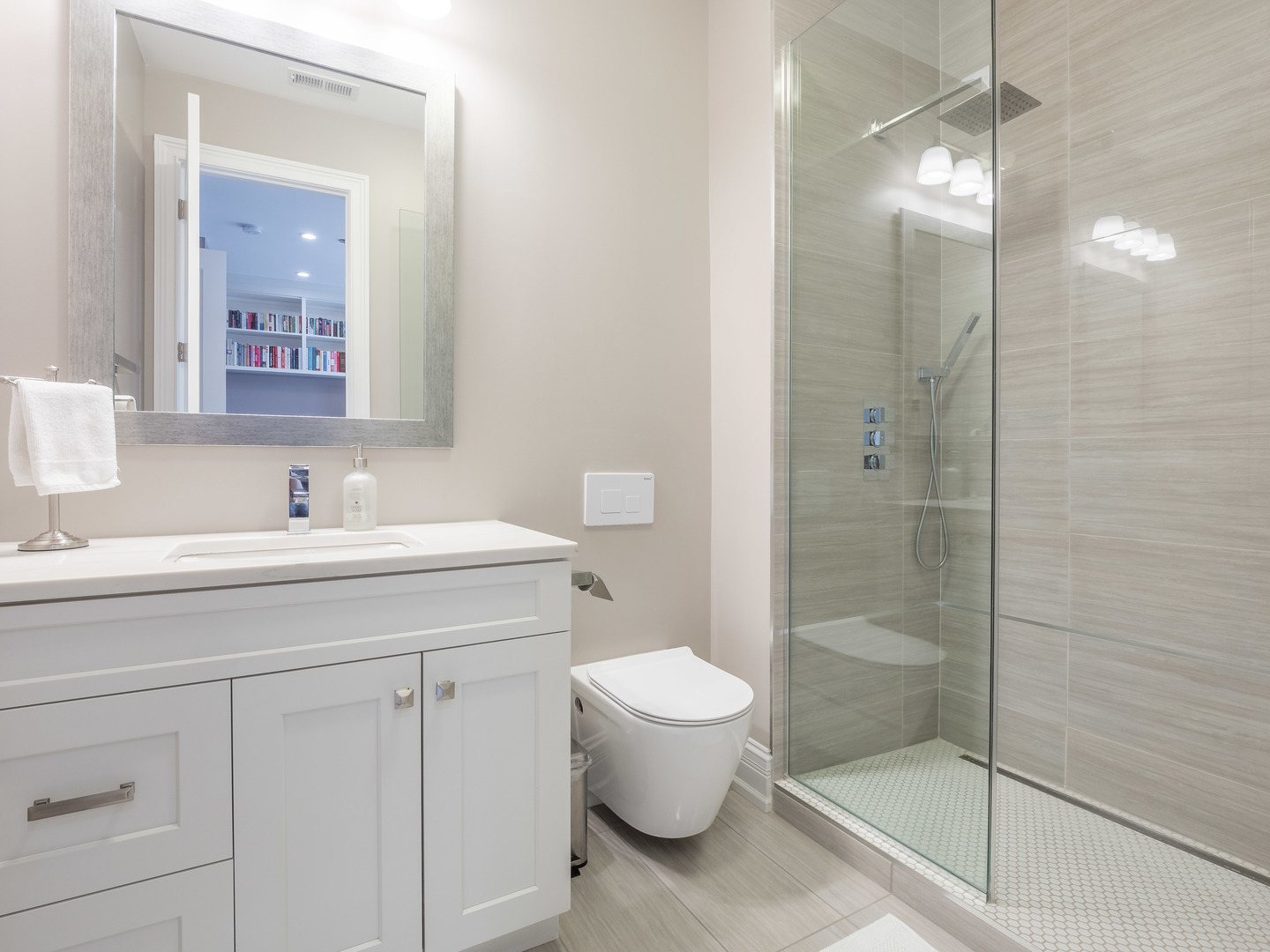 20 North Loomis Street, Unit A Chicago, IL 60607 - Photo 20 of 33