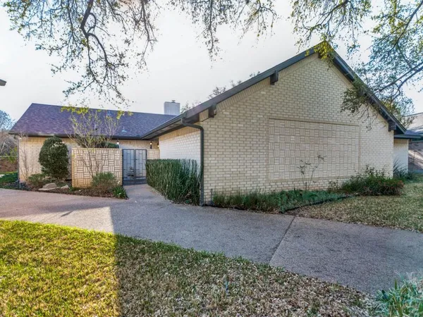 $420,000 | 5963 River Bend Drive, Benbrook, TX 76132