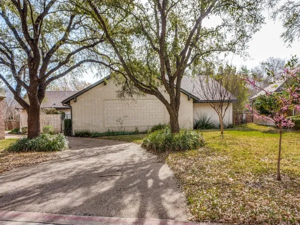 $420,000 | 5963 River Bend Drive, Benbrook, TX 76132