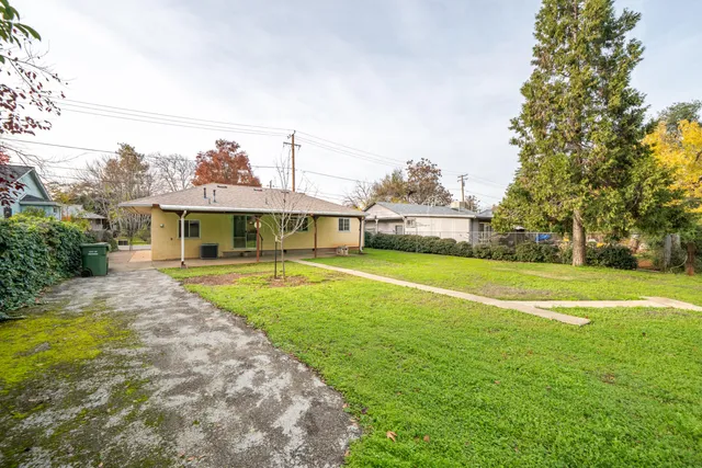 a front view of house with yard