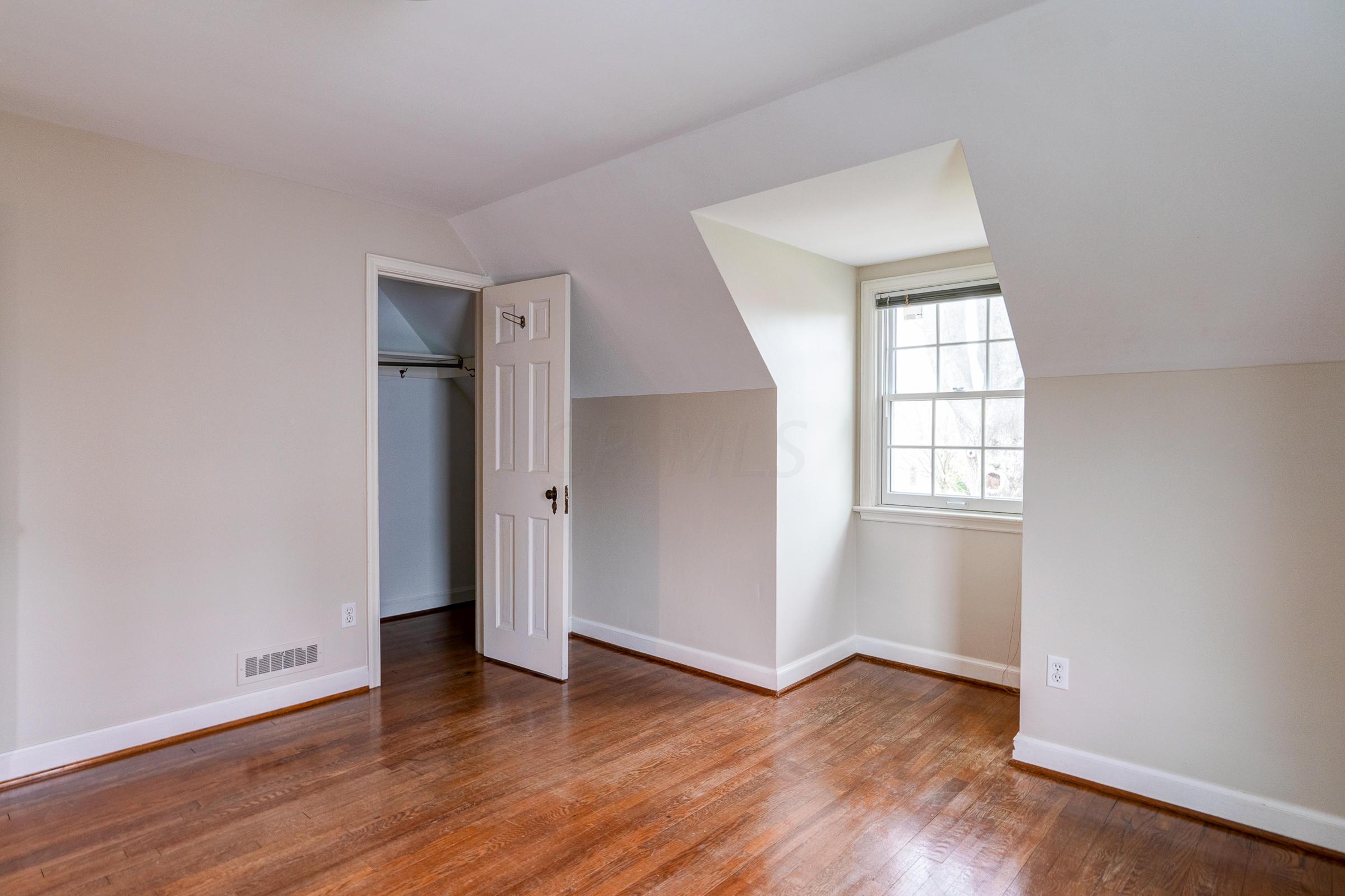2718 Kent Road Columbus, OH 43221 - Photo 20 of 32 Gallery Image 20