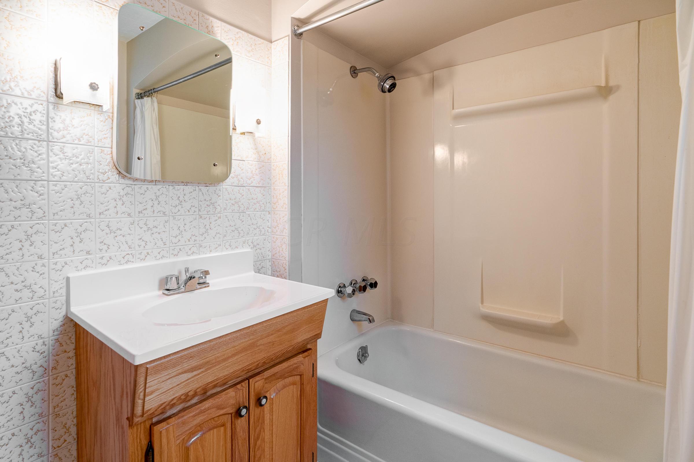 2718 Kent Road Columbus, OH 43221 - Photo 21 of 32 Gallery Image 21