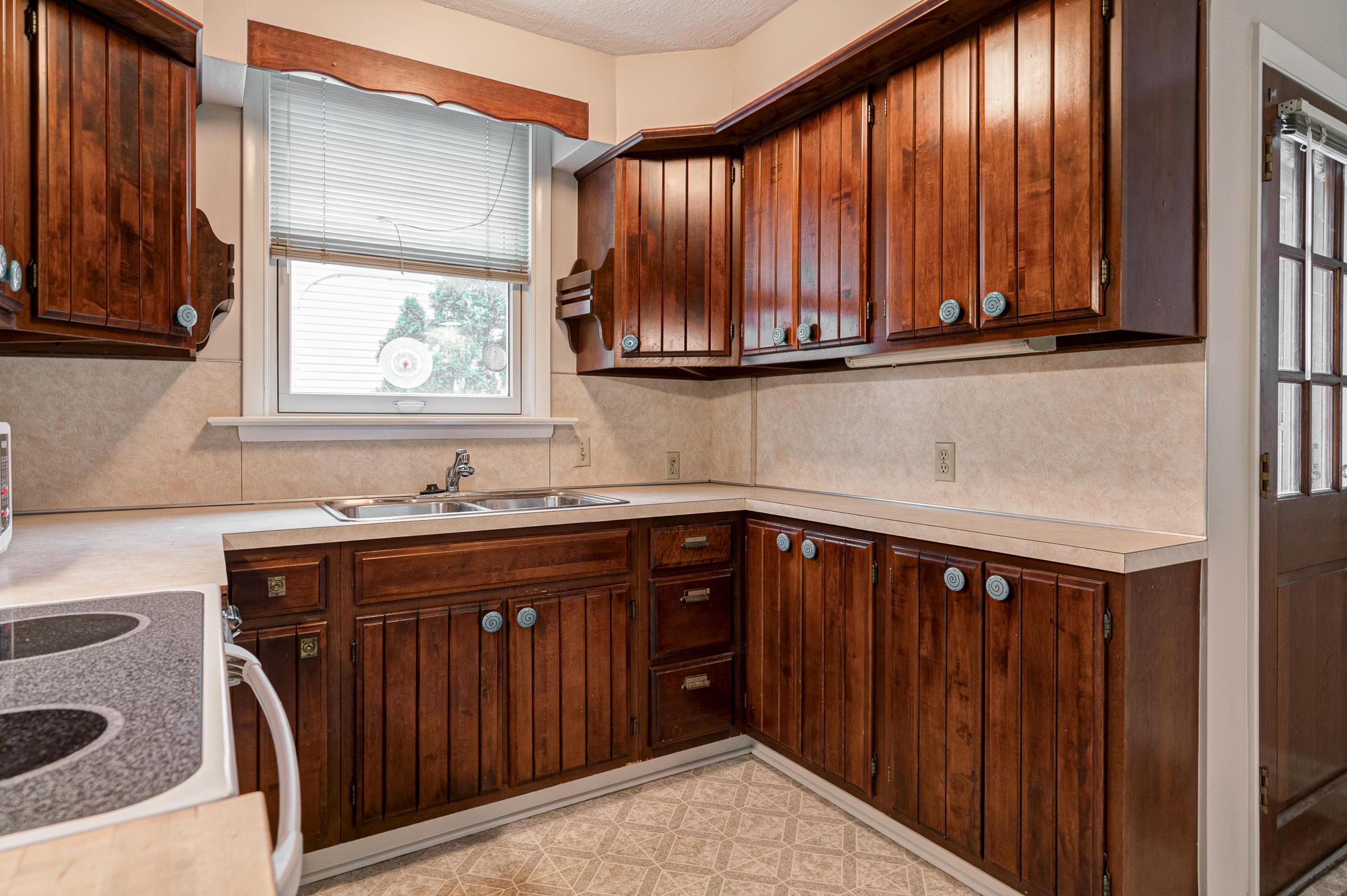 2718 Kent Road Columbus, OH 43221 - Photo 7 of 32 Gallery Image 7