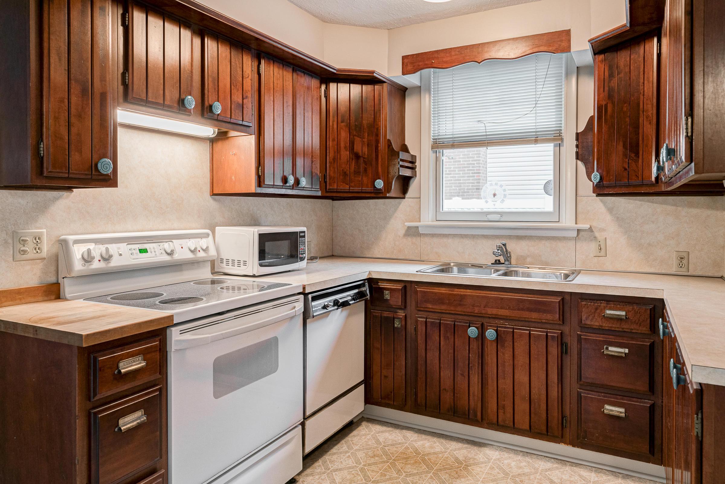 2718 Kent Road Columbus, OH 43221 - Photo 8 of 32 Gallery Image 8