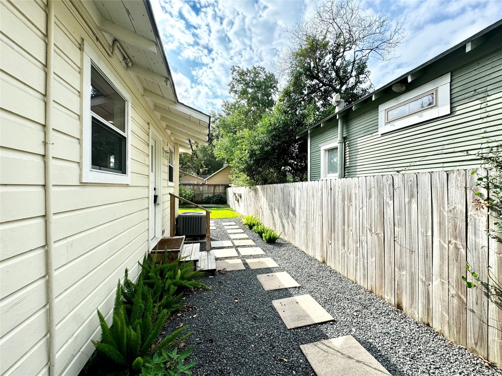 1035 Louise Street Houston, TX 77009 - Photo 20 of 28 a view of a back yard with a house