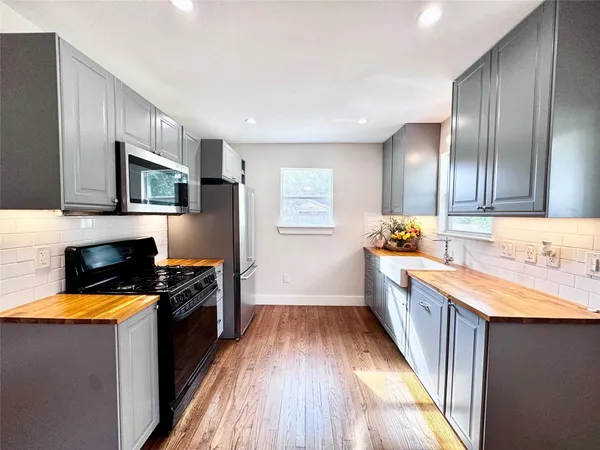 $2,195 | 1035 Louise Street, Houston, TX 77009