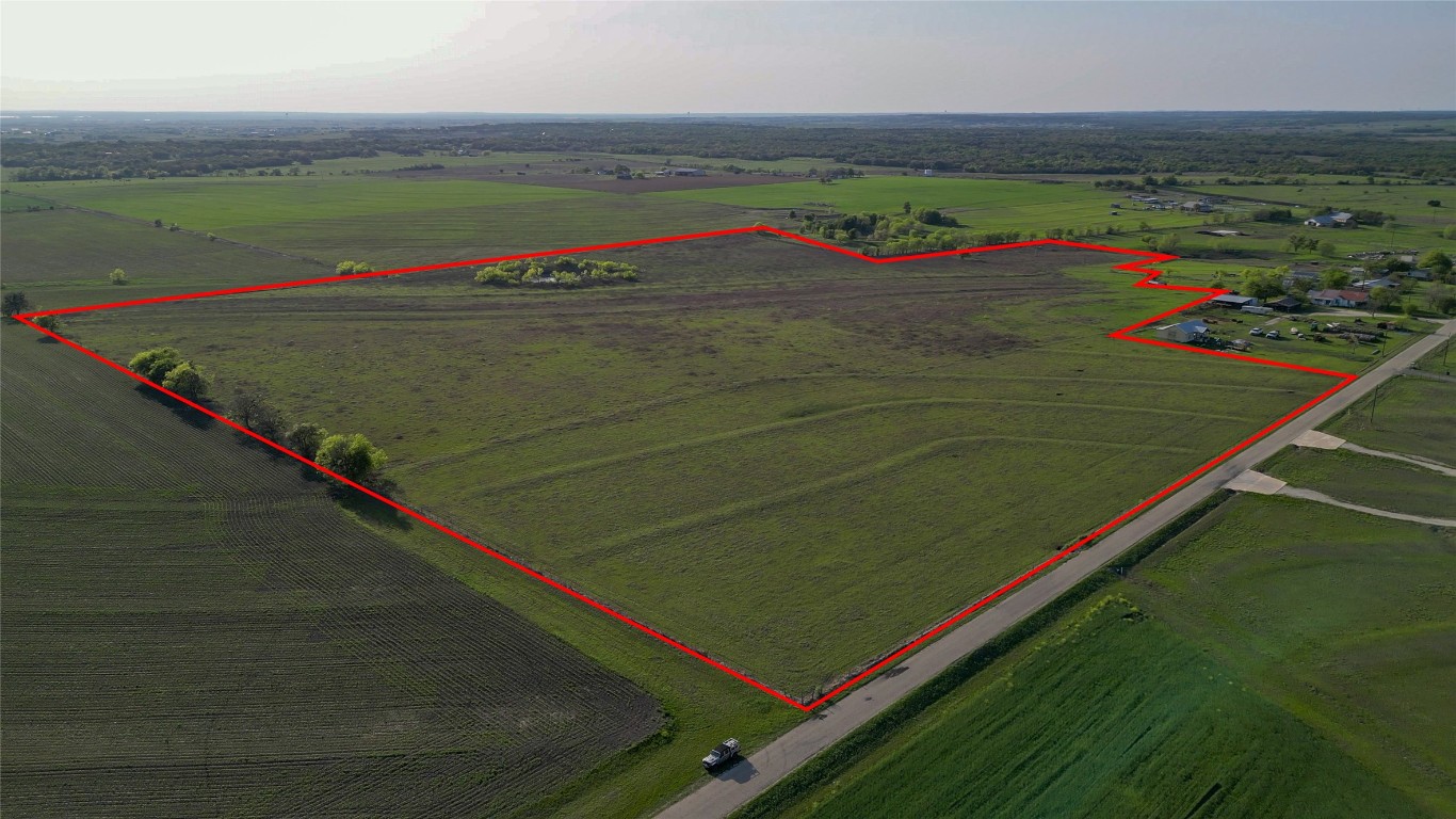 a view of an outdoor space