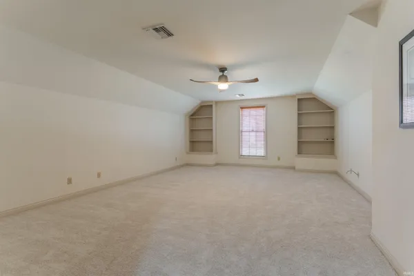 $979,900 | 6177 Pembrooke Drive, Newburgh, IN 47630