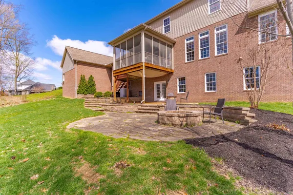 $979,900 | 6177 Pembrooke Drive, Newburgh, IN 47630
