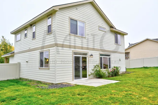 $2,400 | 1017 West Highpeak Drive, Spokane, WA 99224