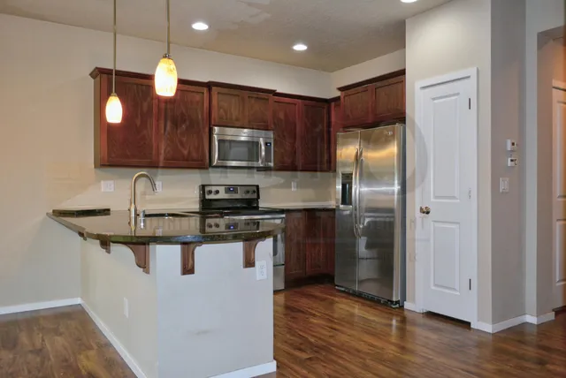 $2,400 | 1017 West Highpeak Drive, Spokane, WA 99224