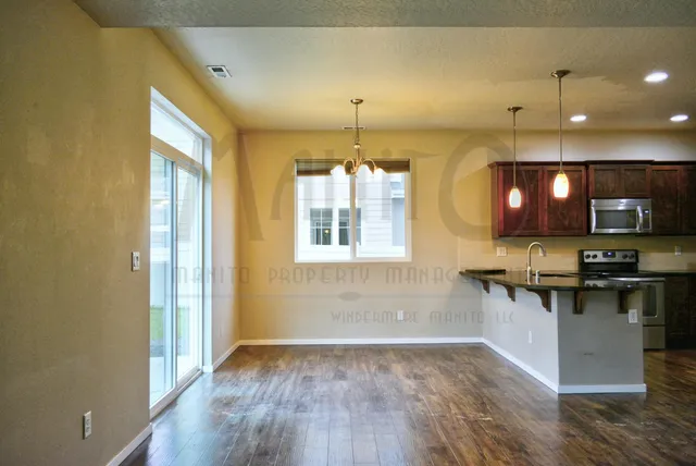 $2,400 | 1017 West Highpeak Drive, Spokane, WA 99224