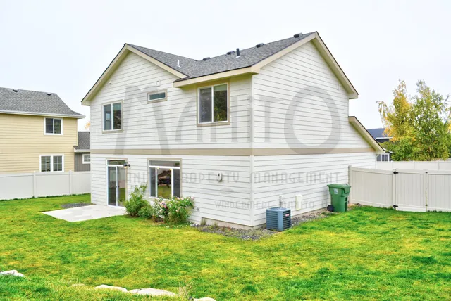 $2,400 | 1017 West Highpeak Drive, Spokane, WA 99224