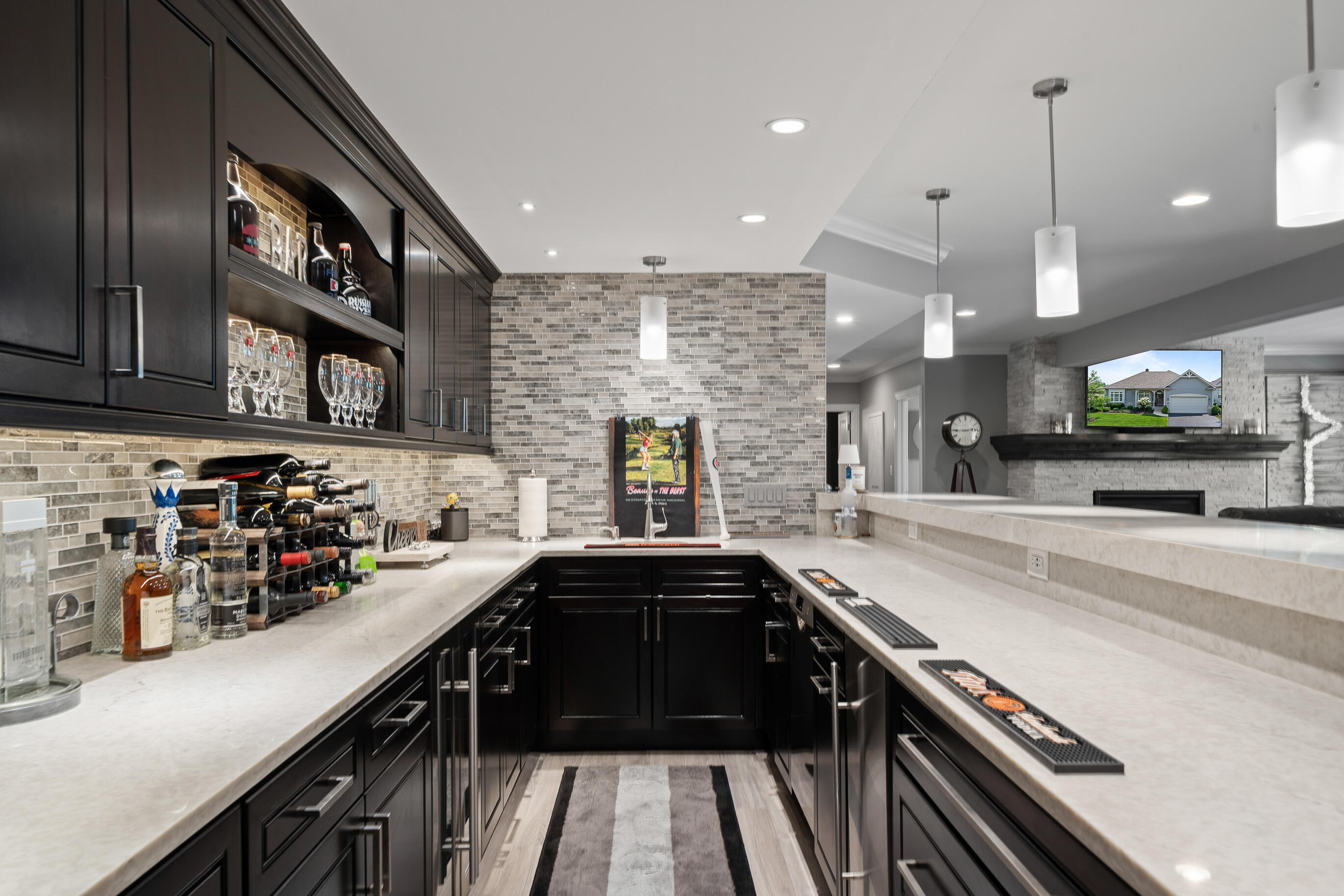 151 Lake Vista Circle, Unit 51 Fontana, WI 53125 - Photo 21 of 80 14' Quartzite bar