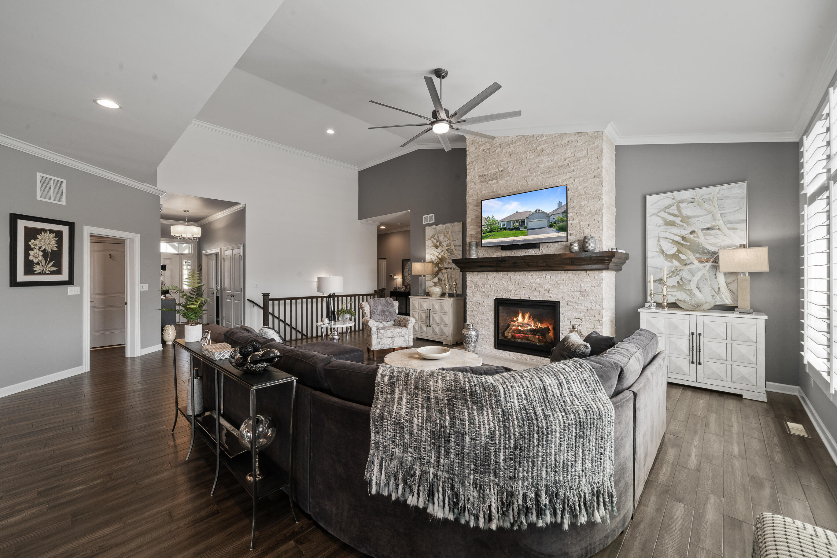 151 Lake Vista Circle, Unit 51 Fontana, WI 53125 - Photo 30 of 80 Great room