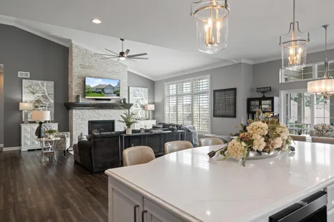 $1,298,000 | 151 Lake Vista Circle, Unit 51, Fontana, WI 53125