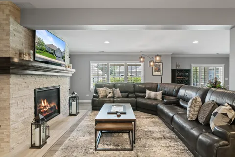 $1,298,000 | 151 Lake Vista Circle, Unit 51, Fontana, WI 53125