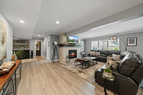 $1,298,000 | 151 Lake Vista Circle, Unit 51, Fontana, WI 53125