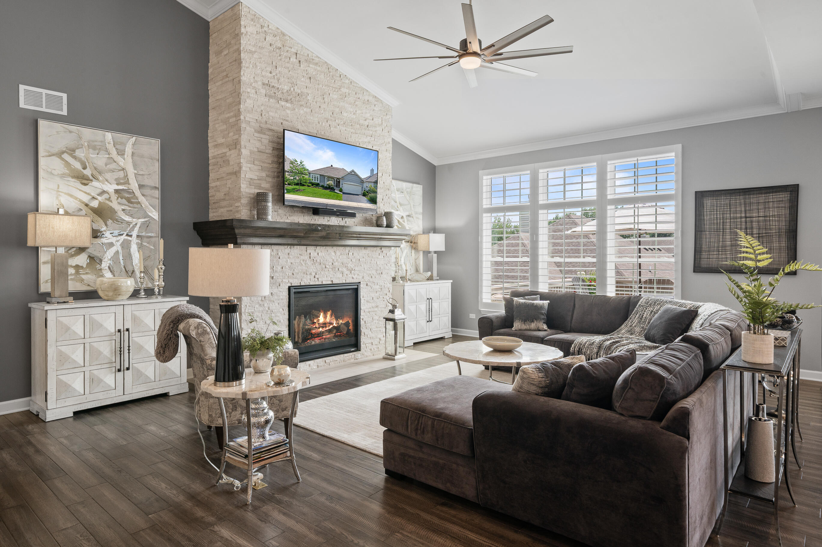 151 Lake Vista Circle, Unit 51 Fontana, WI 53125 - Photo 4 of 80 Great room