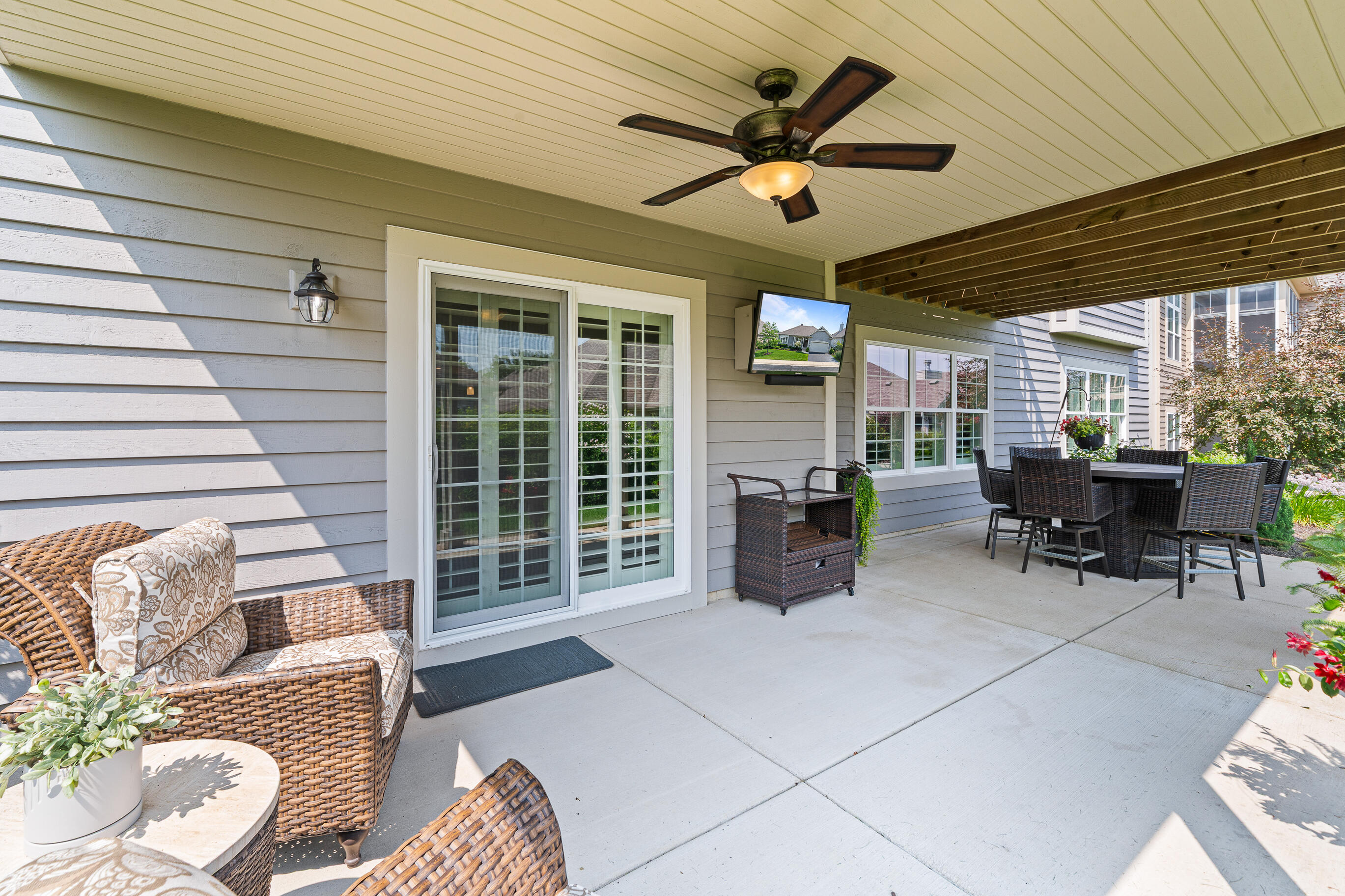 151 Lake Vista Circle, Unit 51 Fontana, WI 53125 - Photo 63 of 80 LL patio