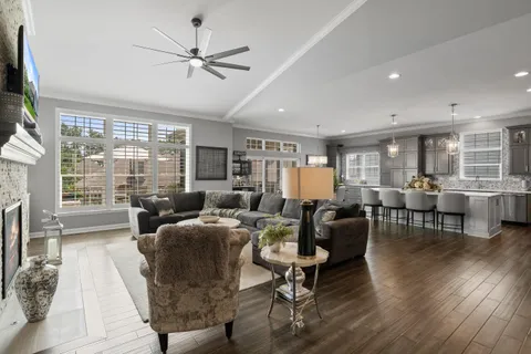 $1,298,000 | 151 Lake Vista Circle, Unit 51, Fontana, WI 53125