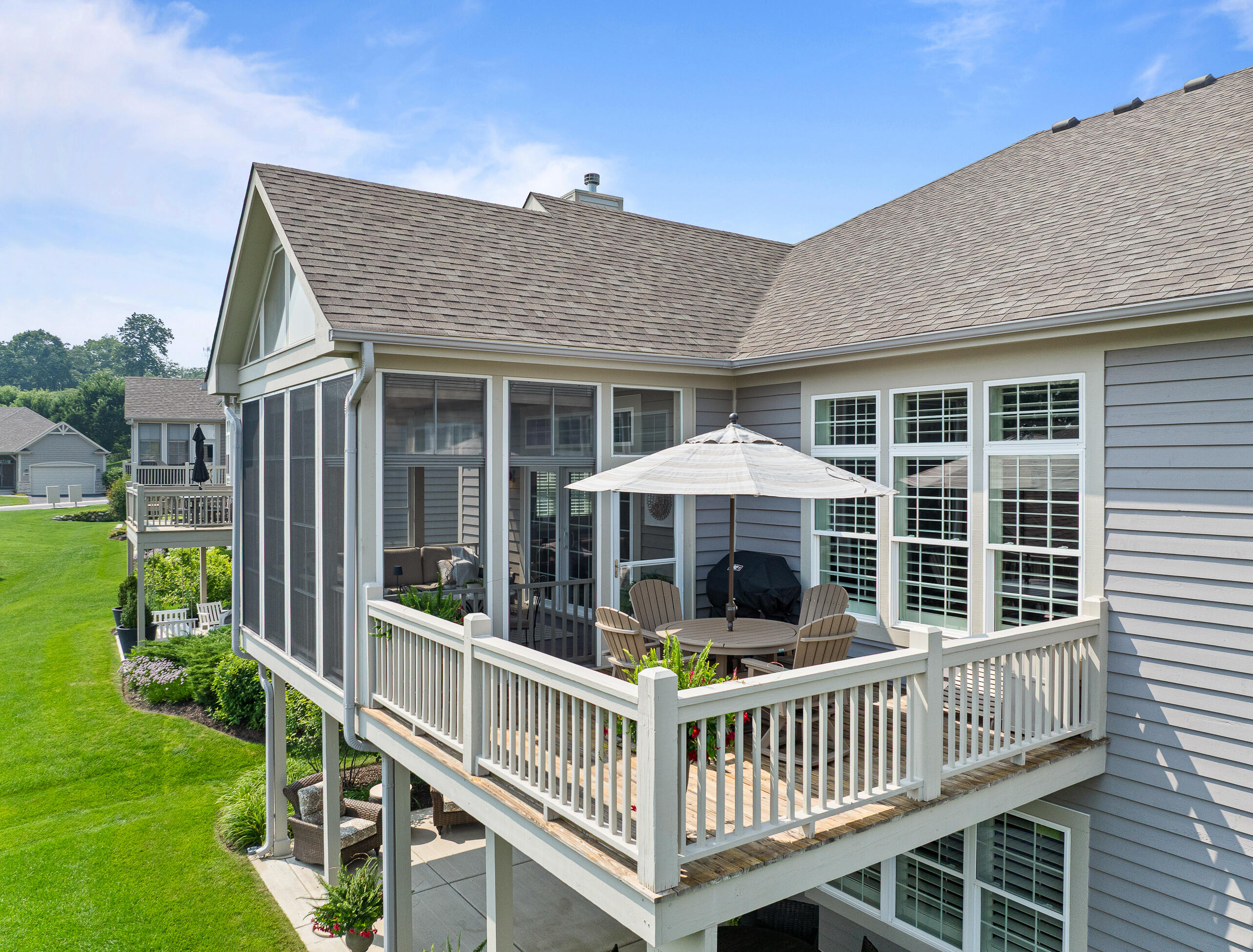 151 Lake Vista Circle, Unit 51 Fontana, WI 53125 - Photo 75 of 80 Close up of deck