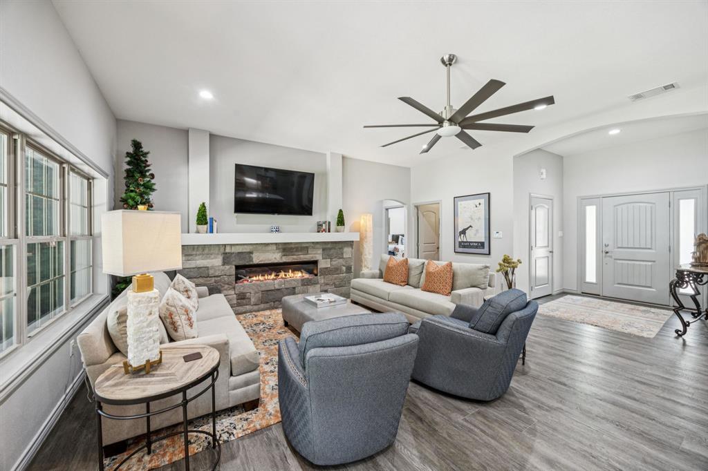 7239 Open Water Point Quinlan, TX 75474 - Photo 7 of 40