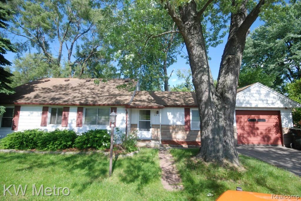 3821 South Livernois Road Rochester, MI 48307 - Photo 1 of 24 DSC_0142.jpg