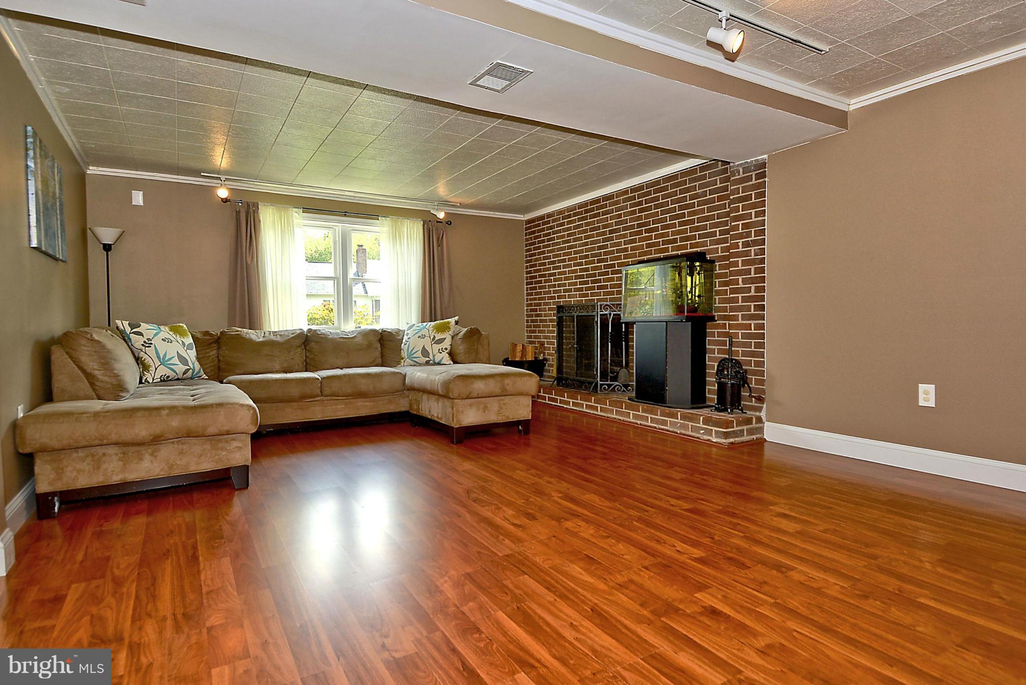 13414 Kingsman Road Woodbridge, VA 22193 - Photo 17 of 27 Family Room