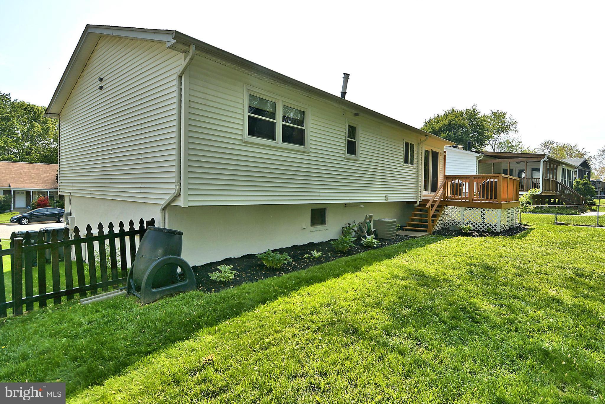 13414 Kingsman Road Woodbridge, VA 22193 - Photo 24 of 27 Exterior (Rear)