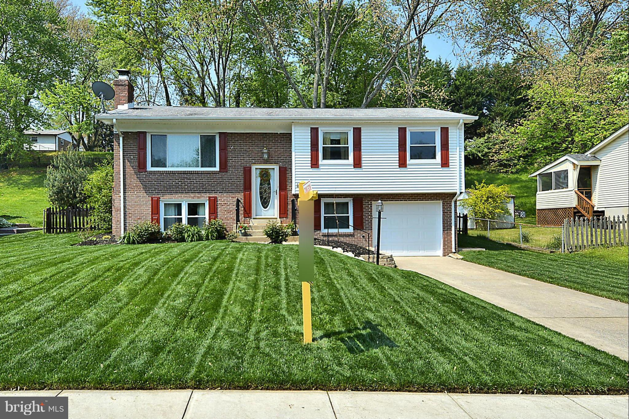 13414 Kingsman Road Woodbridge, VA 22193 - Photo 4 of 27 Exterior (Front)