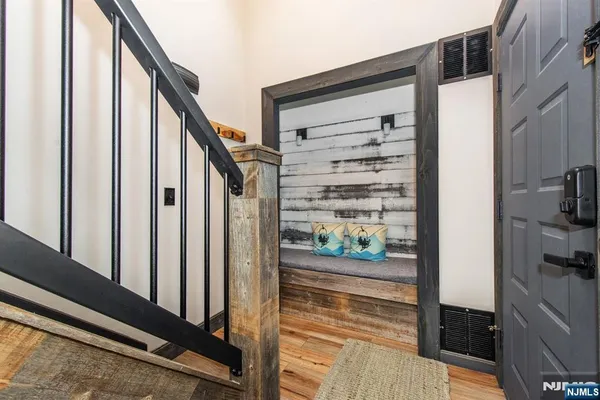 a view of entryway with workspace