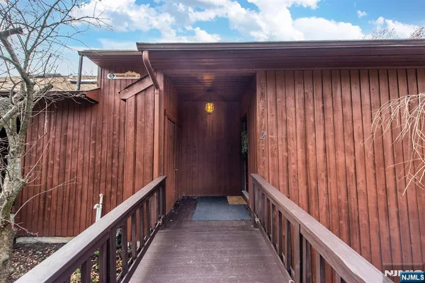 $299,000 | 5 Wimbledon Drive, Unit 2, Vernon, NJ 07462