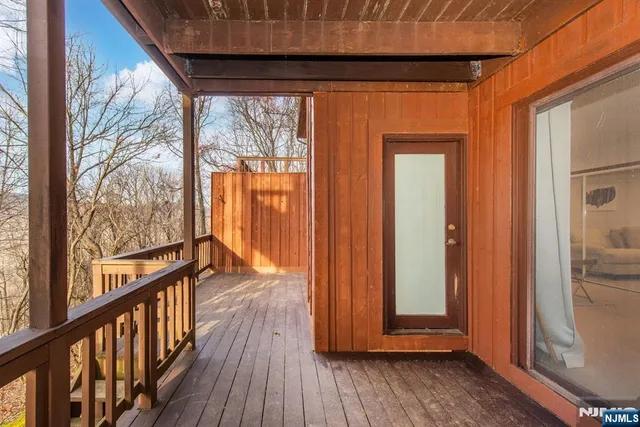 $299,000 | 5 Wimbledon Drive, Unit 2, Vernon, NJ 07462