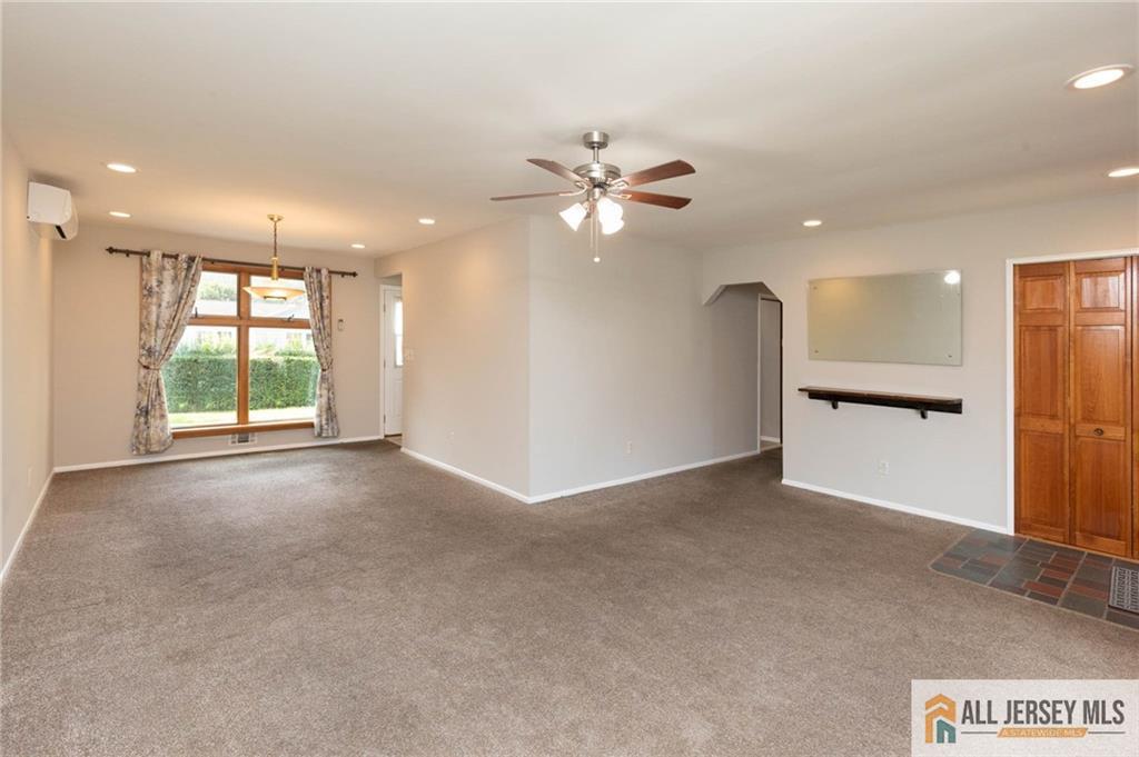 10 Eardley Road Edison, NJ 08817 - Photo 8 of 38