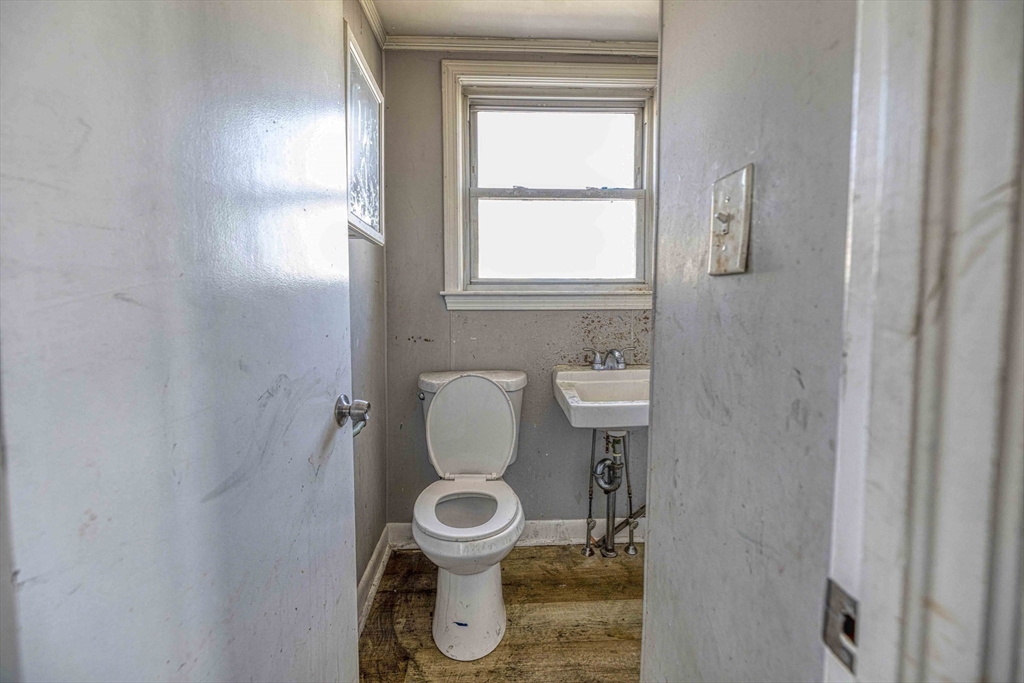 135 Snell Street Fall River, MA 02721 - Photo 11 of 33