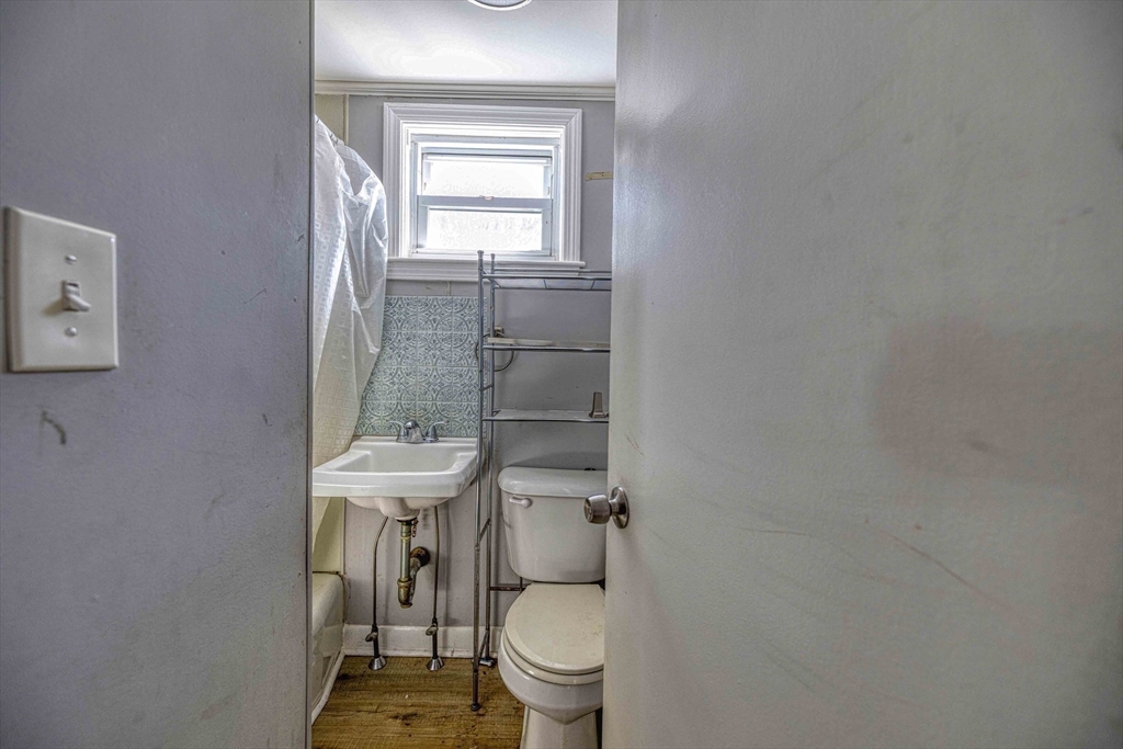 135 Snell Street Fall River, MA 02721 - Photo 17 of 33